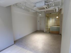 屋上テラスつき 駅チカの居抜き賃貸オフィス物件(約30坪) ｜居抜きオフィス物件検索サイト【vivit-ビビット】（サムネイル1）