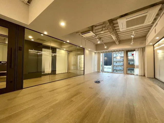 御徒町のシェアオフィス 共用の会議室やラウンジあり！！ 東京都台東区台東 約15坪（約49㎡）