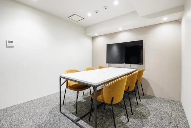 御徒町のシェアオフィス 共用の会議室やラウンジあり！！の居抜き賃貸オフィス物件(約15坪) ｜居抜きオフィス物件検索サイト【vivit-ビビット】（3）
