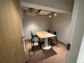 テレカンブース・会議室2部屋！ フルセットアップオフィス！！！の居抜き賃貸オフィス物件(約40坪) ｜居抜きオフィス物件検索サイト【vivit-ビビット】（サムネイル4）