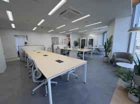 築浅セットアップオフィス！ テレカンブース設置済み！の居抜き賃貸オフィス物件(約35坪) ｜居抜きオフィス物件検索サイト【vivit-ビビット】（サムネイル1）