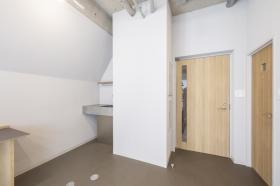 神田エリア　セットアップ 共用スペースに会議室ありの居抜き賃貸オフィス物件(約10坪) ｜居抜きオフィス物件検索サイト【vivit-ビビット】（サムネイル5）