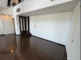会議室利用可能なスペース有り おしゃれなSOHO事務所の居抜き賃貸オフィス物件(約30坪) ｜居抜きオフィス物件検索サイト【vivit-ビビット】（サムネイル3）