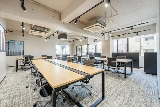 池袋の貴重な内装付きオフィス！ 原状回復不要物件！の居抜き賃貸オフィス物件(約35坪) ｜居抜きオフィス物件検索サイト【vivit-ビビット】（3）