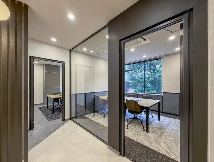 会議室2部屋・テレブース1部屋 神谷町駅徒歩1分の居抜き賃貸オフィス物件(約45坪) ｜居抜きオフィス物件検索サイト【vivit-ビビット】（3）