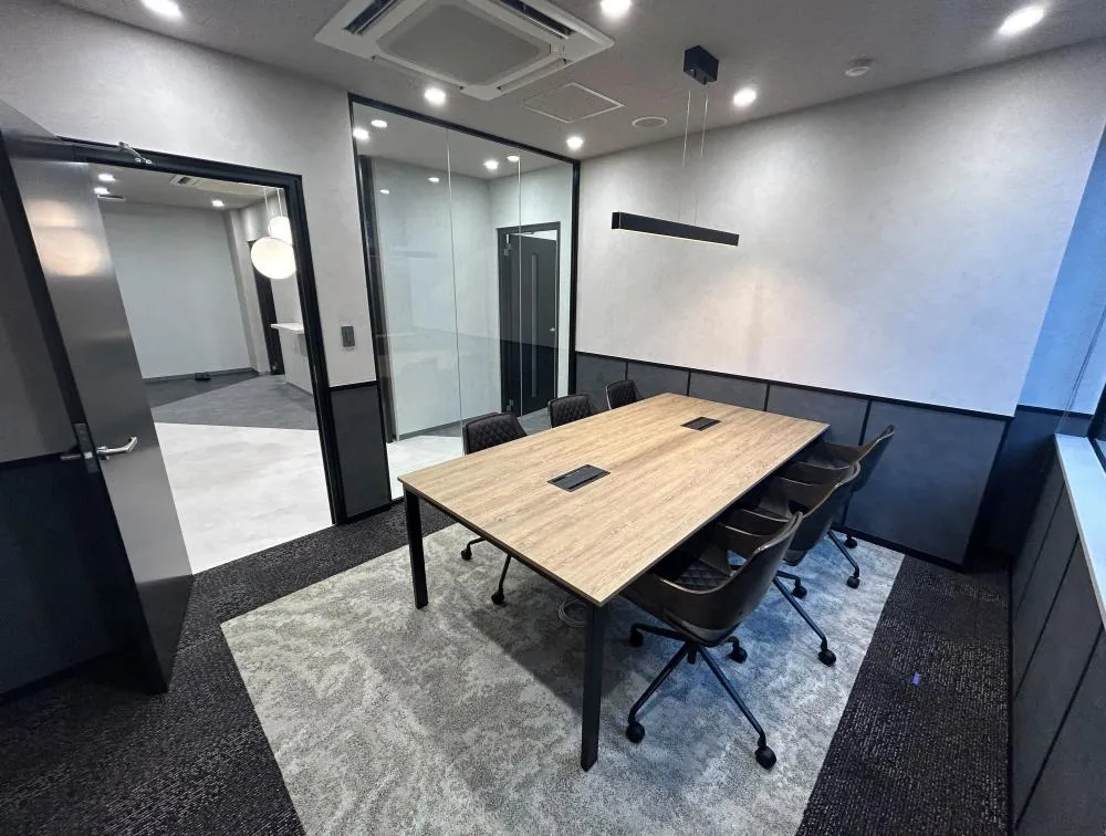 日比谷線神谷町駅徒歩1分 お洒落なハーフセットアップの居抜き賃貸オフィス物件(約45坪) ｜居抜きオフィス物件検索サイト【vivit-ビビット】（3）