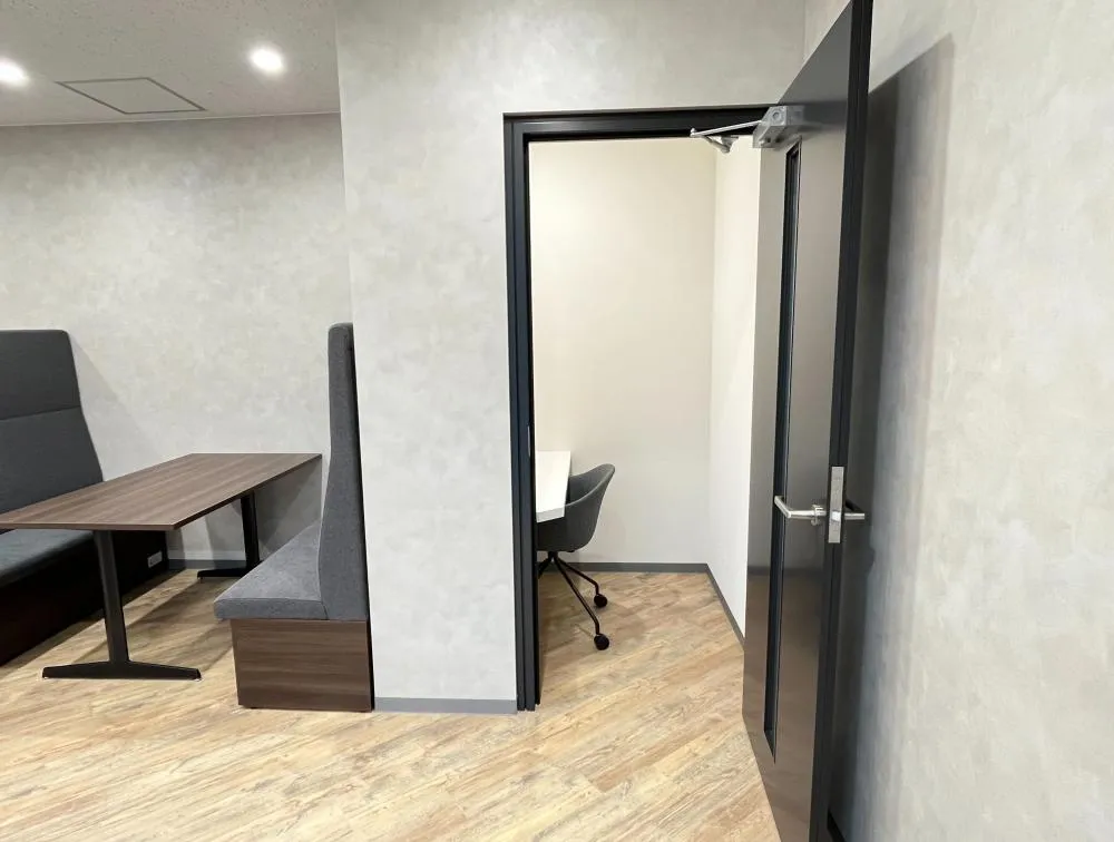 日比谷線神谷町駅徒歩1分 お洒落なハーフセットアップの居抜き賃貸オフィス物件(約45坪) ｜居抜きオフィス物件検索サイト【vivit-ビビット】（6）