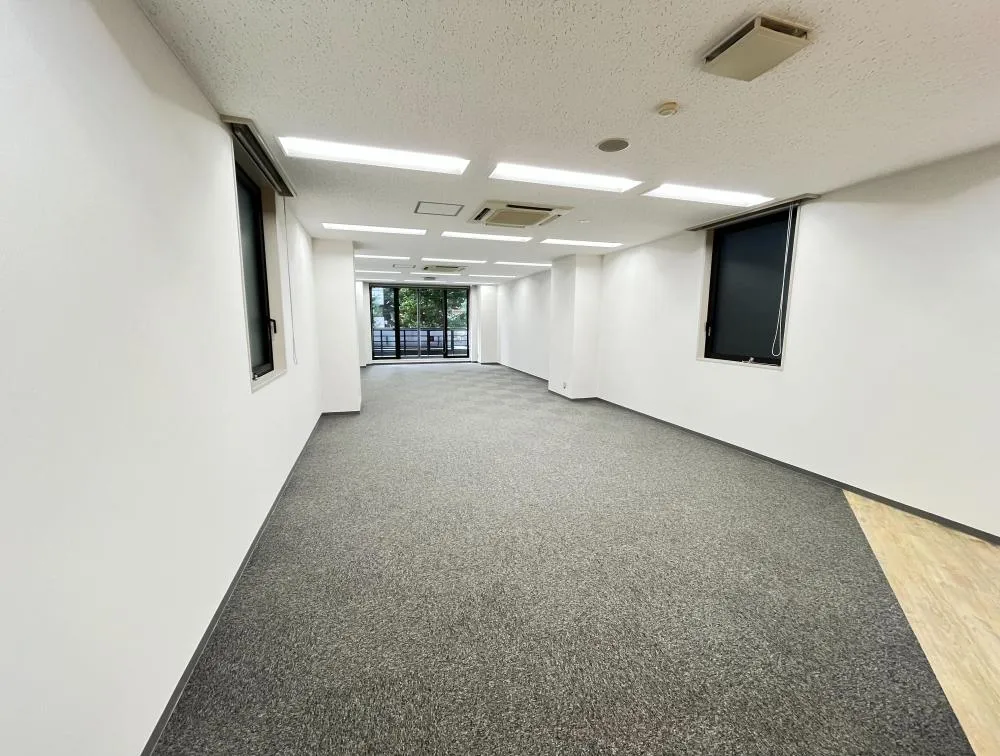 日比谷線神谷町駅徒歩1分 お洒落なハーフセットアップの居抜き賃貸オフィス物件(約45坪) ｜居抜きオフィス物件検索サイト【vivit-ビビット】（7）