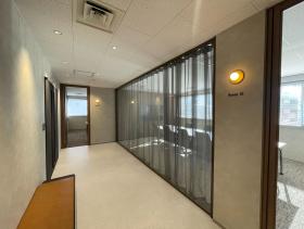 使いやすい間取り 広めな会議室の居抜き賃貸オフィス物件(約50坪) ｜居抜きオフィス物件検索サイト【vivit-ビビット】（サムネイル3）