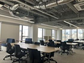 会議室あり！！ フルセットアップオフィスの居抜き賃貸オフィス物件(約55坪) ｜居抜きオフィス物件検索サイト【vivit-ビビット】（サムネイル1）
