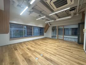 会議室造作済み！ テレフォンブース設置済み！の居抜き賃貸オフィス物件(約20坪) ｜居抜きオフィス物件検索サイト【vivit-ビビット】（サムネイル1）
