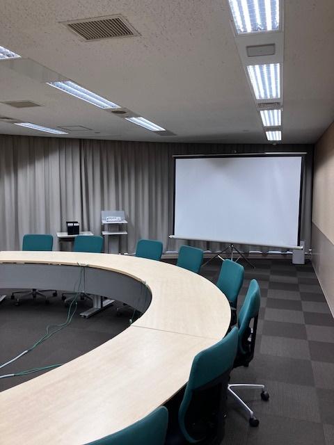 居抜き！ 大型！ 東京都新宿区市谷仲之町 約435坪（約1437㎡）