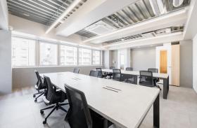 会議室あり！ 希少な小規模フルセットアップの居抜き賃貸オフィス物件(約25坪) ｜居抜きオフィス物件検索サイト【vivit-ビビット】（サムネイル1）
