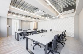 会議室あり！ 希少な小規模フルセットアップの居抜き賃貸オフィス物件(約25坪) ｜居抜きオフィス物件検索サイト【vivit-ビビット】（サムネイル3）
