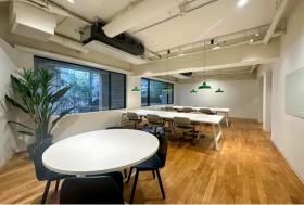 恵比寿に希少なセットアップ！ 会議室、個室ブースありの居抜き賃貸オフィス物件(約25坪) ｜居抜きオフィス物件検索サイト【vivit-ビビット】（サムネイル1）