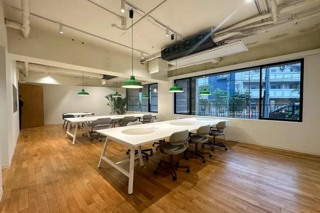 恵比寿に希少なセットアップ！ 会議室、個室ブースありの居抜き賃貸オフィス物件(約25坪) ｜居抜きオフィス物件検索サイト【vivit-ビビット】（3）