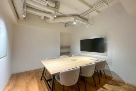 恵比寿に希少なセットアップ！ 会議室、個室ブースありの居抜き賃貸オフィス物件(約25坪) ｜居抜きオフィス物件検索サイト【vivit-ビビット】（サムネイル4）