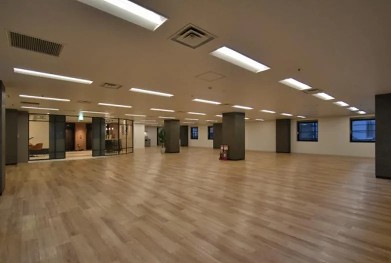 大型セットアップオフィス ホテルライクな内装デザインの居抜き賃貸オフィス物件(約145坪) ｜居抜きオフィス物件検索サイト【vivit-ビビット】（6）