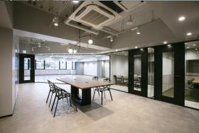 会議室2室付き！ テレカンブース完備の居抜き賃貸オフィス物件(約50坪) ｜居抜きオフィス物件検索サイト【vivit-ビビット】（サムネイル4）
