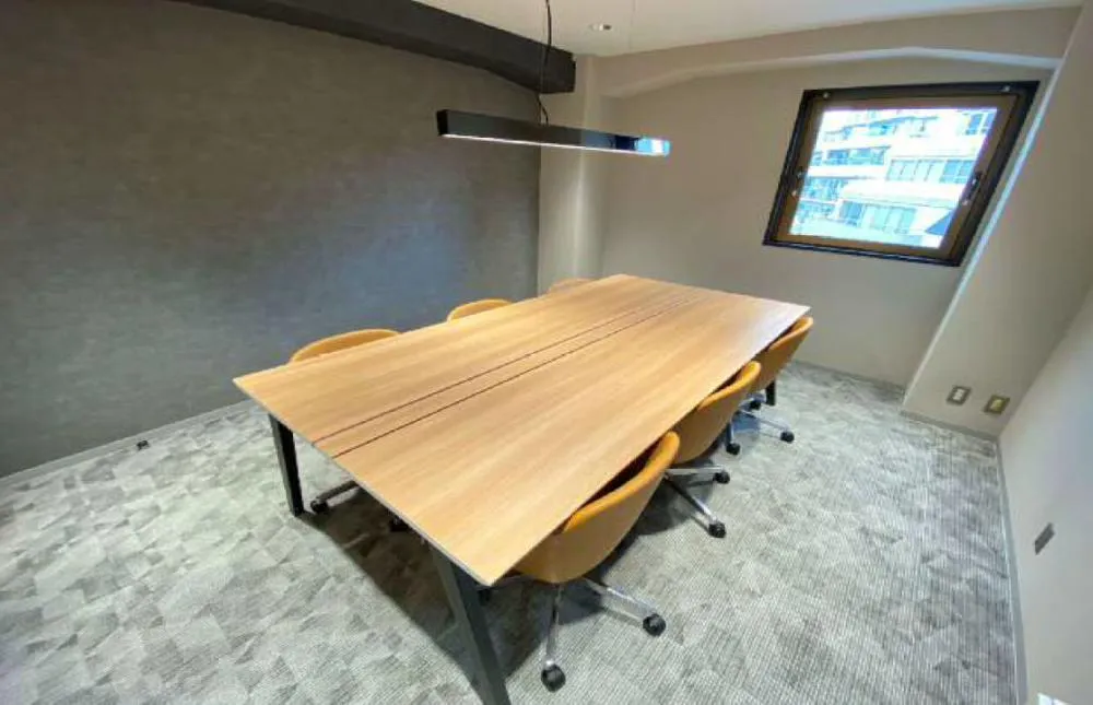 渋谷のフルセットアップ物件！ 6名用会議室1部屋付きの居抜き賃貸オフィス物件(約25坪) ｜居抜きオフィス物件検索サイト【vivit-ビビット】（4）