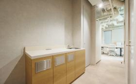 オシャレなラウンジ完備！ 原状回復不要！の居抜き賃貸オフィス物件(約35坪) ｜居抜きオフィス物件検索サイト【vivit-ビビット】（サムネイル11）