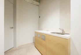 会議室、テレカンブースあり 清潔感のある内装付きオフィスの居抜き賃貸オフィス物件(約35坪) ｜居抜きオフィス物件検索サイト【vivit-ビビット】（サムネイル11）