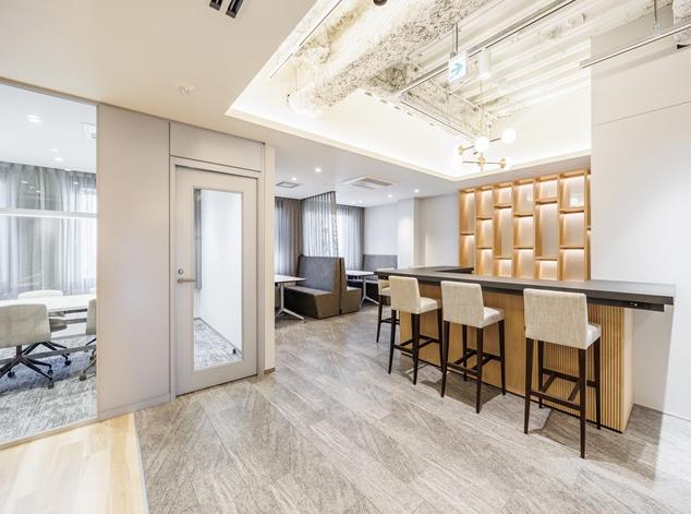 希少な100坪台セットアップ！ 会議室付きセットアップオフィスの居抜き賃貸オフィス物件(約105坪) ｜居抜きオフィス物件検索サイト【vivit-ビビット】（3）