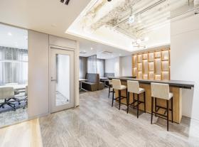 希少な100坪台セットアップ！ 会議室付きセットアップオフィスの居抜き賃貸オフィス物件(約105坪) ｜居抜きオフィス物件検索サイト【vivit-ビビット】（サムネイル3）