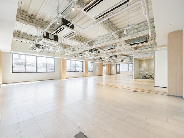 希少な100坪台セットアップ！ 会議室付きセットアップオフィスの居抜き賃貸オフィス物件(約105坪) ｜居抜きオフィス物件検索サイト【vivit-ビビット】（4）