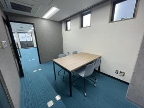 駅徒歩1分 ハーフセットアップの居抜き賃貸オフィス物件(約20坪) ｜居抜きオフィス物件検索サイト【vivit-ビビット】（サムネイル1）