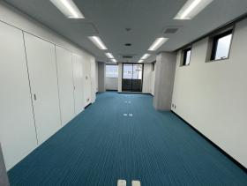 駅徒歩1分 ハーフセットアップの居抜き賃貸オフィス物件(約20坪) ｜居抜きオフィス物件検索サイト【vivit-ビビット】（サムネイル4）