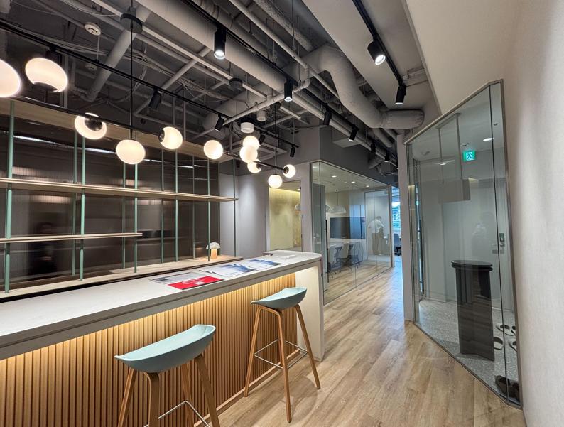 新築のセットアップオフィス！ 初期費用大幅削減！の居抜き賃貸オフィス物件(約85坪) ｜居抜きオフィス物件検索サイト【vivit-ビビット】（3）