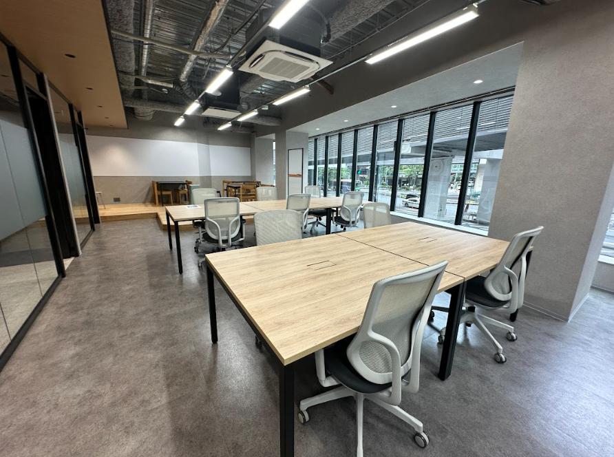 会議室2室 オシャレの居抜き賃貸オフィス物件(約50坪) ｜居抜きオフィス物件検索サイト【vivit-ビビット】（7）