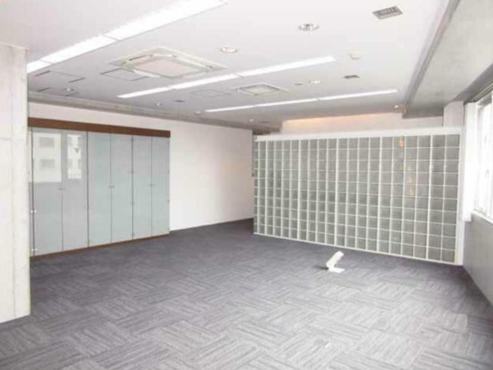 ベンチャー向けオフィス 会議室1室付き！ 東京都渋谷区広尾 約35坪（約115㎡）