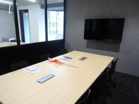 神楽坂徒歩4分！ 6名用会議室あり！！の居抜き賃貸オフィス物件(約35坪) ｜居抜きオフィス物件検索サイト【vivit-ビビット】（サムネイル4）