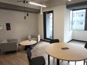 神楽坂徒歩4分！ 6名用会議室あり！！の居抜き賃貸オフィス物件(約35坪) ｜居抜きオフィス物件検索サイト【vivit-ビビット】（サムネイル5）