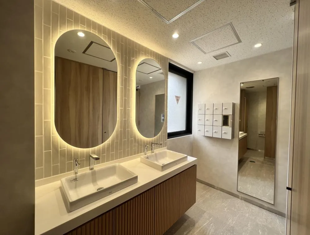 おしゃれなウッド調 会議室・テレカンブースあり！！の居抜き賃貸オフィス物件(約75坪) ｜居抜きオフィス物件検索サイト【vivit-ビビット】（10）