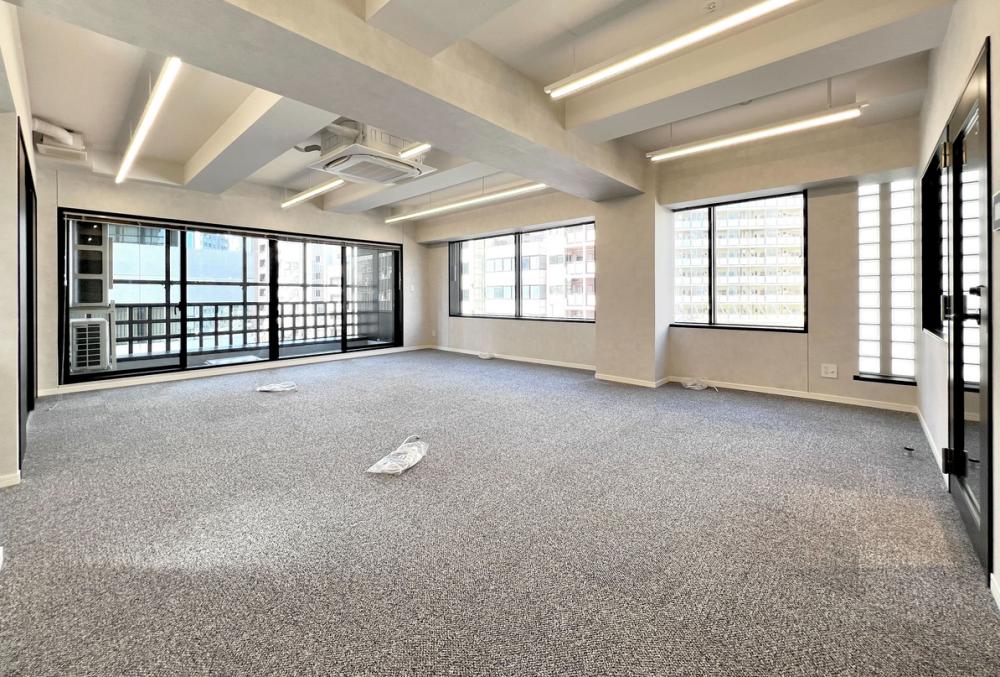 お洒落なラウンジ 内装付きで初期費用削減！の居抜き賃貸オフィス物件(約30坪) ｜居抜きオフィス物件検索サイト【vivit-ビビット】（6）