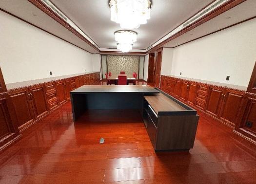 会議室付きオフィス 重厚感のある貸室内の居抜き賃貸オフィス物件(約35坪) ｜居抜きオフィス物件検索サイト【vivit-ビビット】（3）