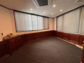 会議室付きオフィス 重厚感のある貸室内の居抜き賃貸オフィス物件(約35坪) ｜居抜きオフィス物件検索サイト【vivit-ビビット】（サムネイル4）