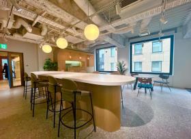 会議室造作済み！ 原状回復不要！の居抜き賃貸オフィス物件(約115坪) ｜居抜きオフィス物件検索サイト【vivit-ビビット】（サムネイル1）