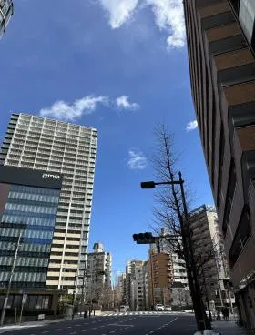幸ビルの外観