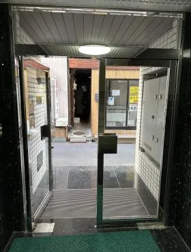 秀和ビルの外観