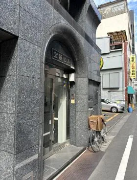 京橋鳥飼ビルの外観
