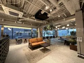 LOF Workspaceビルの外観