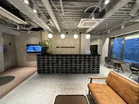 LOF Workspaceビルの外観