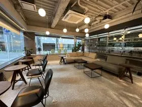 LOF Workspaceビルの外観