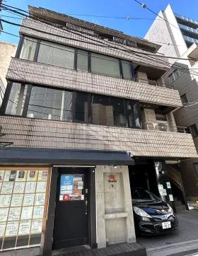 カゾール三田ビルの外観