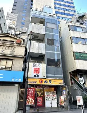 三善ビルの外観