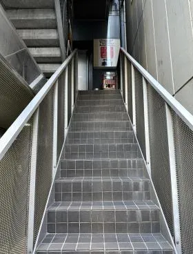 三善ビルの外観